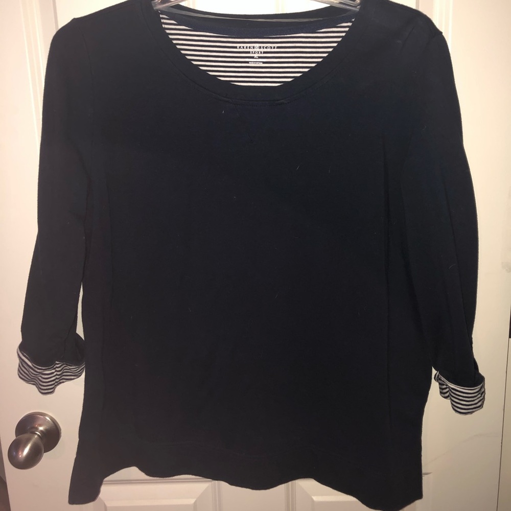 Lightweight sweatshirt style 3/4 length sleeves